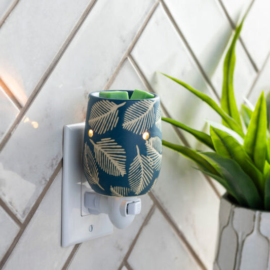 Pressed Leaf Pluggable Warmer - RRP $27.95 - Wholesale - OUT OF STOCK - PREORDERS OPEN - ARRIVING LATE NOVEMBER