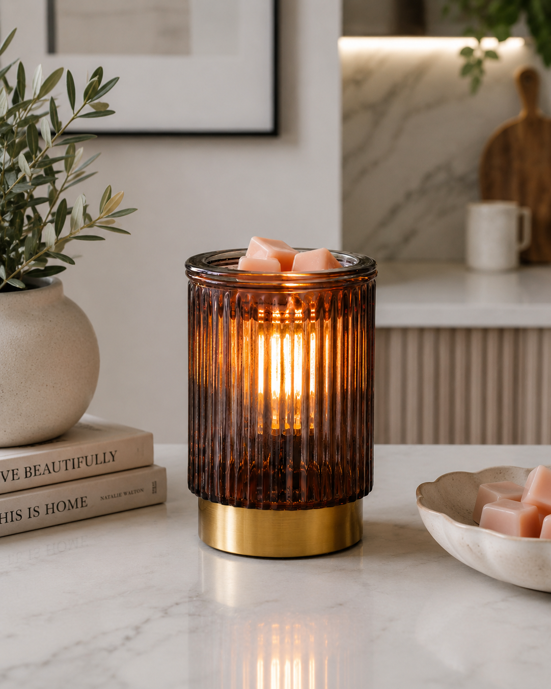 Black Fluted Glass Illumination Warmer